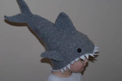 Shark-attak hat