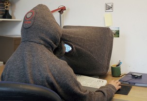 Hoodie with screen attachment for computer obsessives / Boing Boing