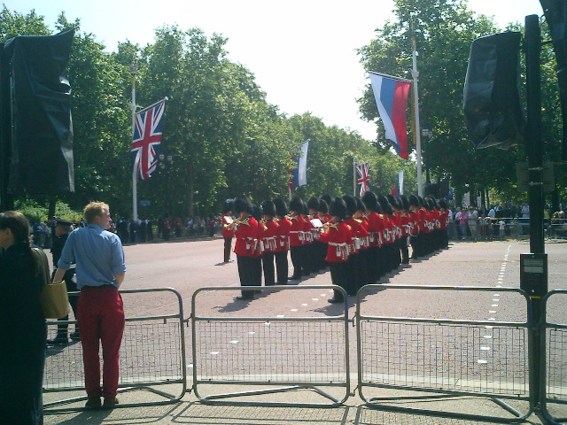 Putin's Entourage, Buckingham Garden